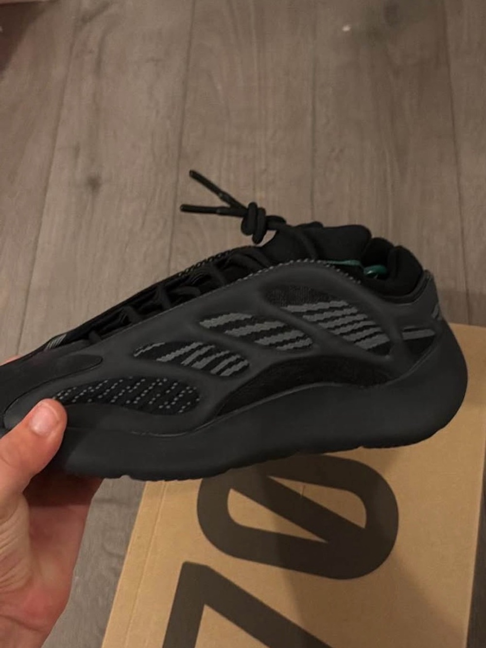 Yeezy 700 v3 brand new